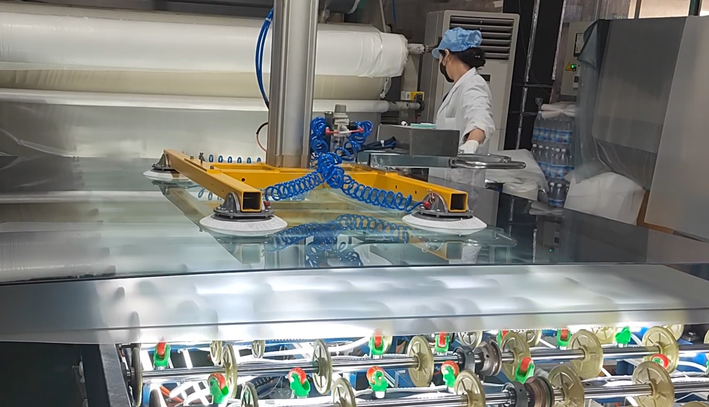 夾膠玻璃生產設備.png 夾膠玻璃生產設備.png